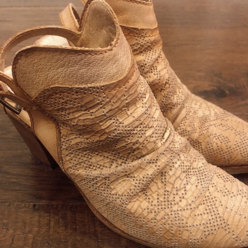 FREE PEOPLE HEELED BOOTIES